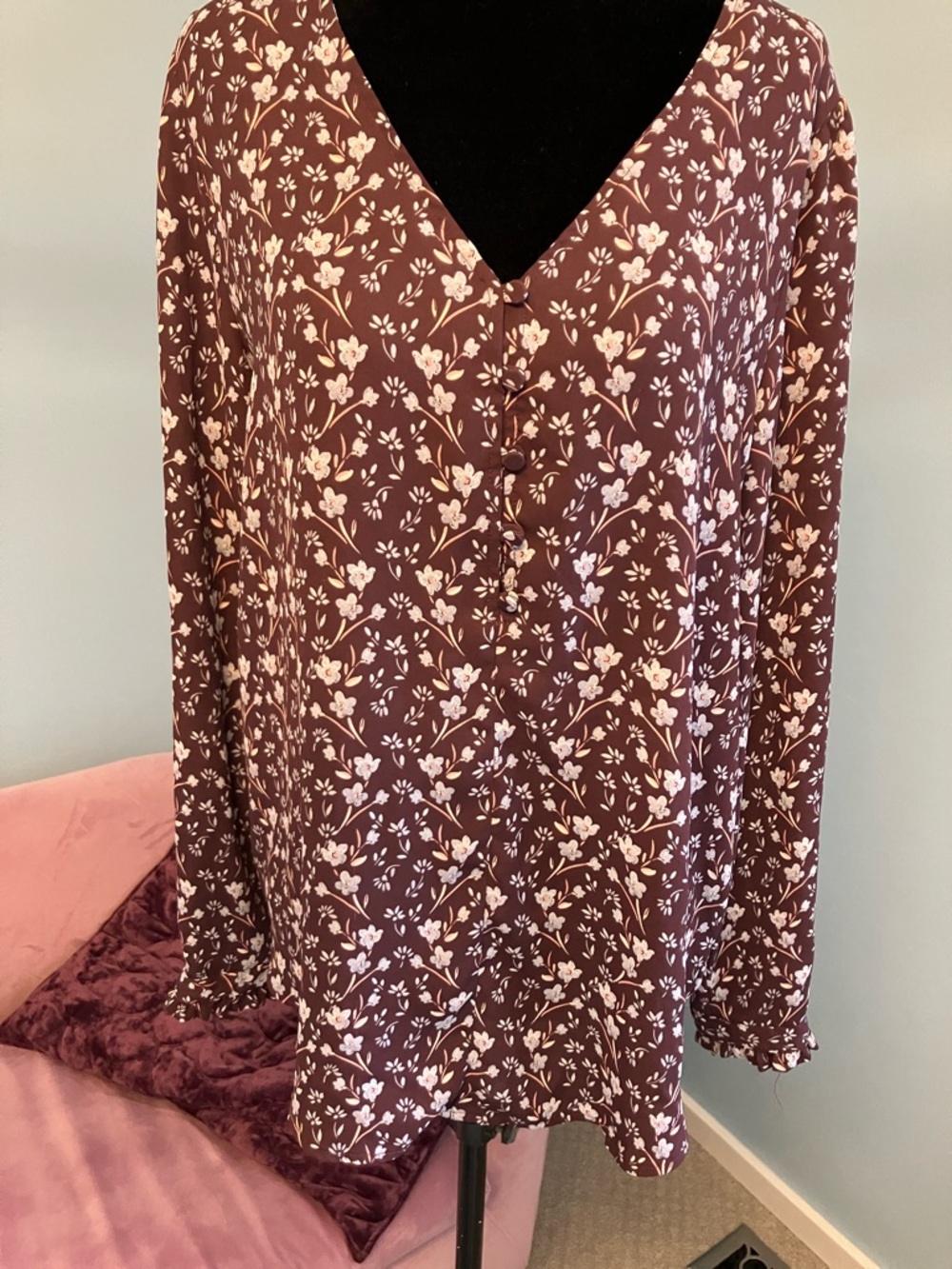 LOFT Floral V-Neck Long Sleeve Blouse in dusty purple